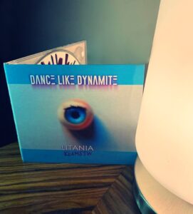 Read more about the article [Recenzja] Dance Like Dynamite – „Litania kłamstw”