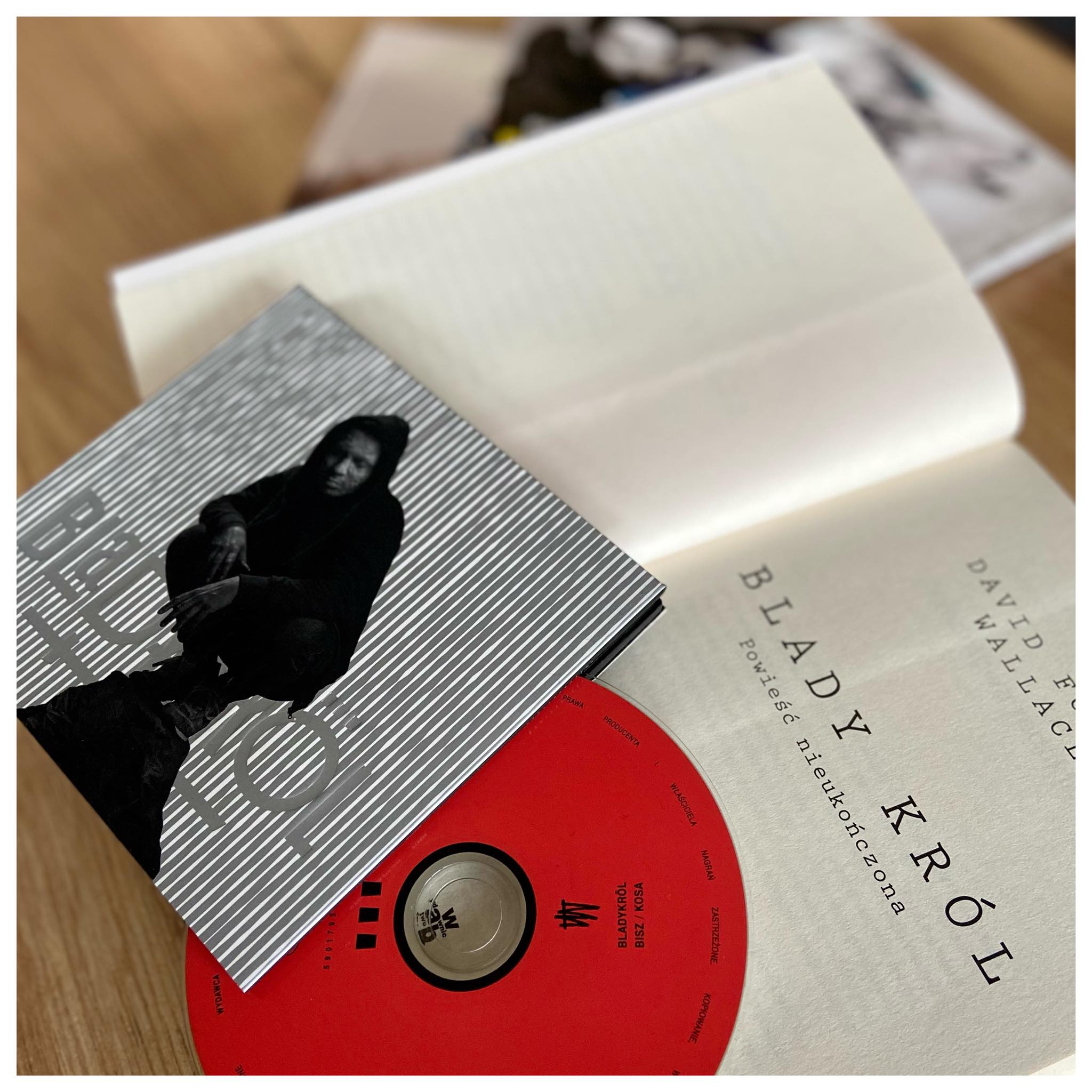 Read more about the article [Recenzja] Bisz – „Blady król”