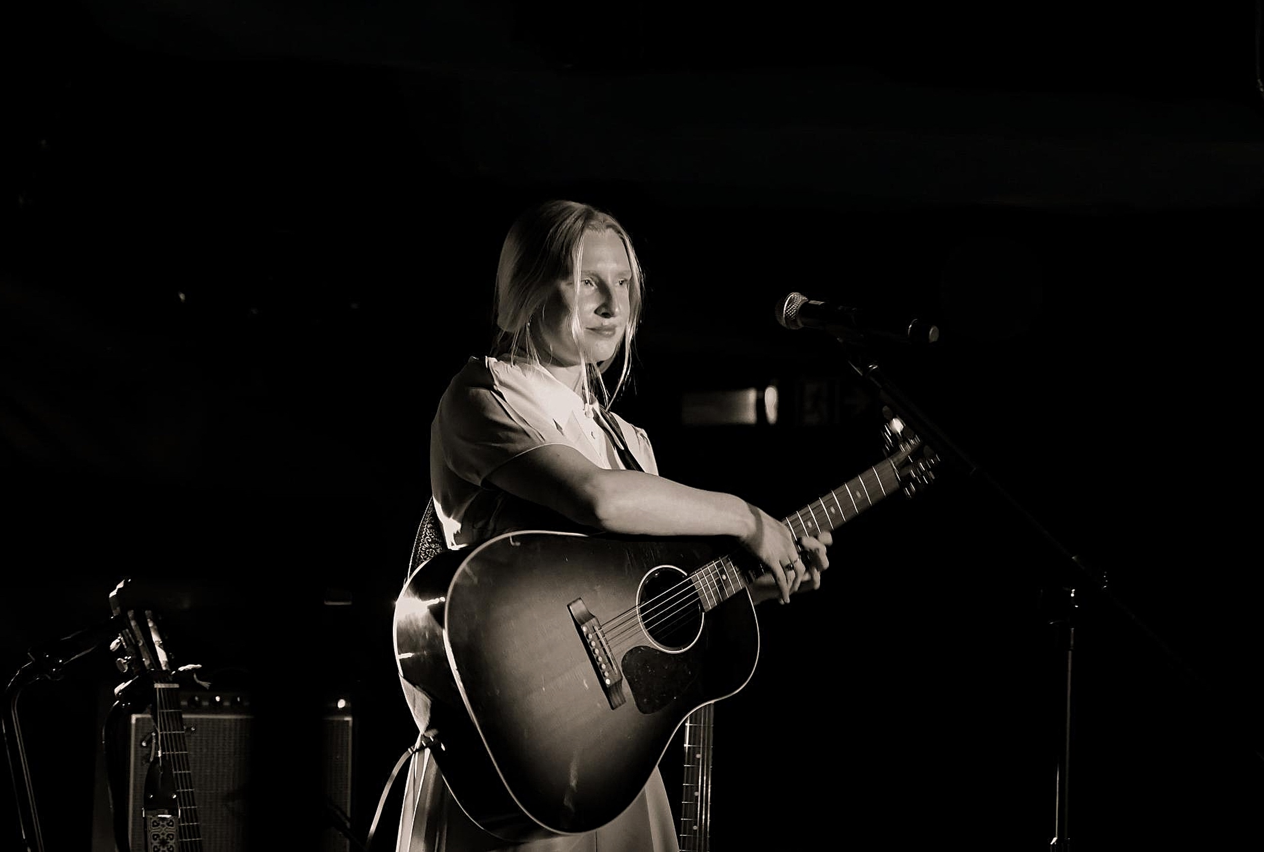 Read more about the article Billie Marten (+Le Ren) | 21.10.2025 | Warszawa, klub Hybrydy | Fot. Karolina Marczak| org. Live Nation