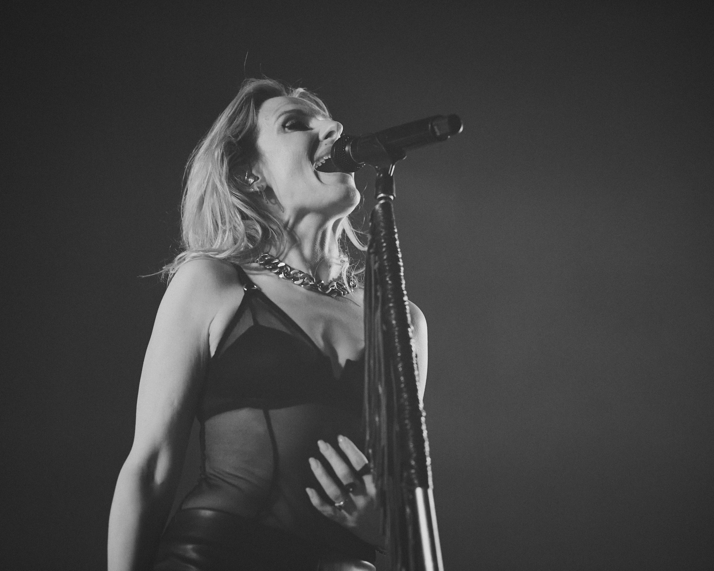 Read more about the article Patrycja Markowska (Rusty Pine + Daba) | 14.12.2025 | Warszawa, Klub Stodoła | Fot. Ewa Piekut