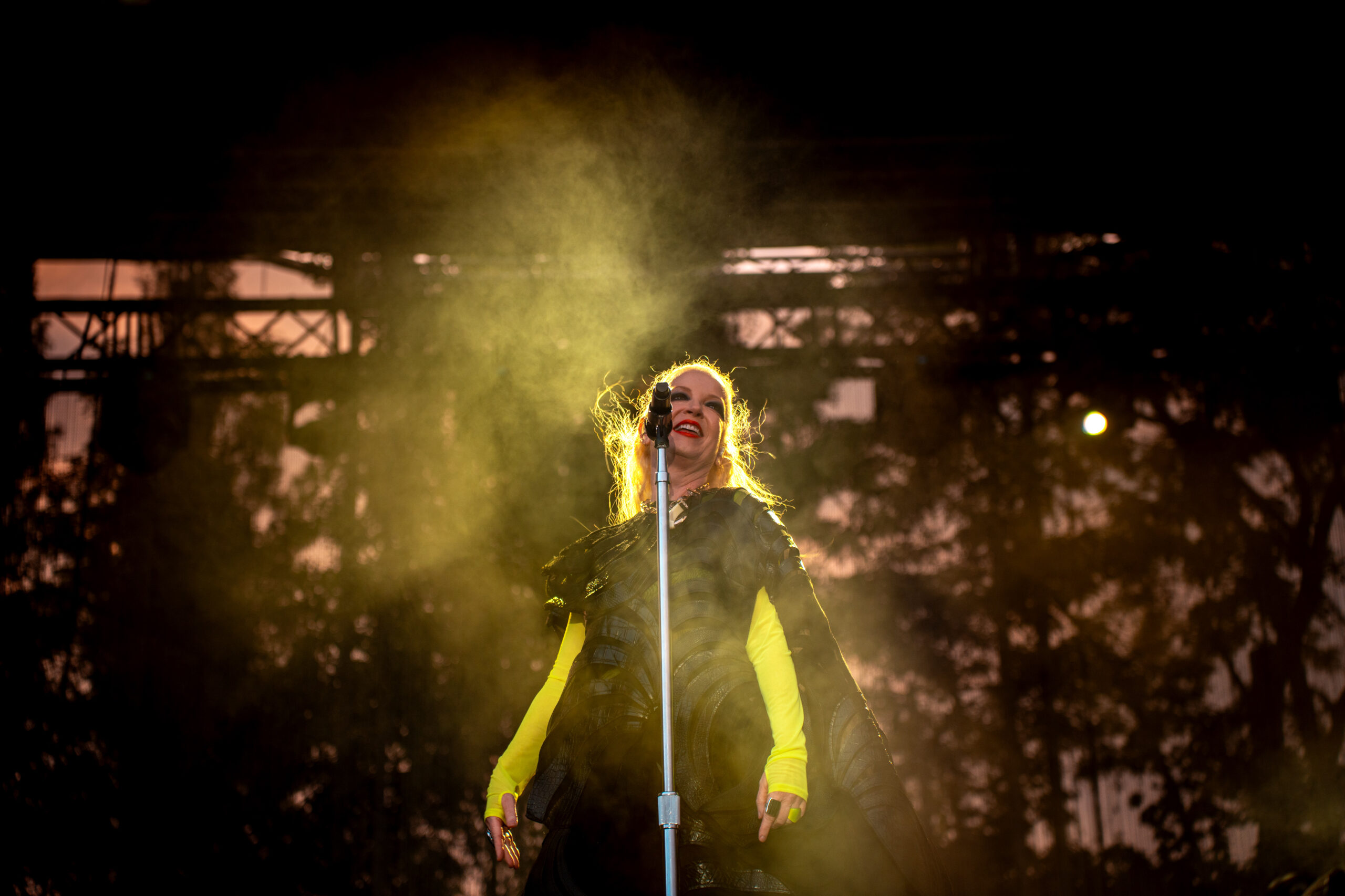 Read more about the article Garbage (+Izzy and the Black Trees) | 30.05.2026 | Warszawa, Letnia Scena Progresji | Fot. Kuba Ryszkiewicz | org. Winiary Bookings